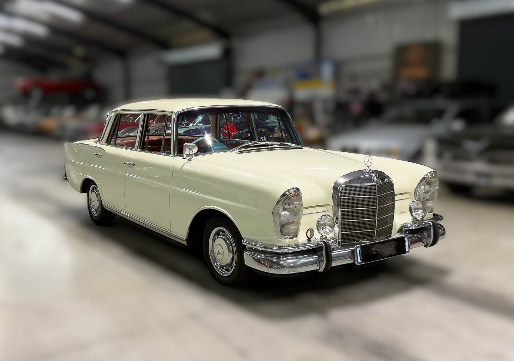 Mercedes Benz 230S Automatic Fintail (W111)